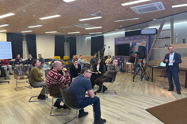  «Деловая среда» корпоративного комитета Клуба директоров Самарской области (КД СО) на тему: «Три ключевые роли собственника в бизнесе: владелец, управленец, развивальщик»