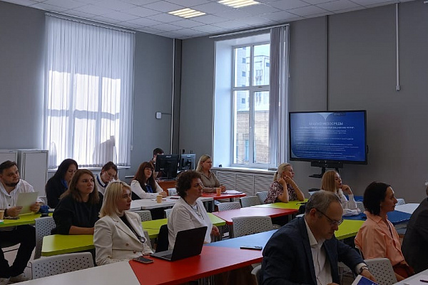Защита выпускных аттестационных работ слушателей Школы директоров и Школы маркетинга